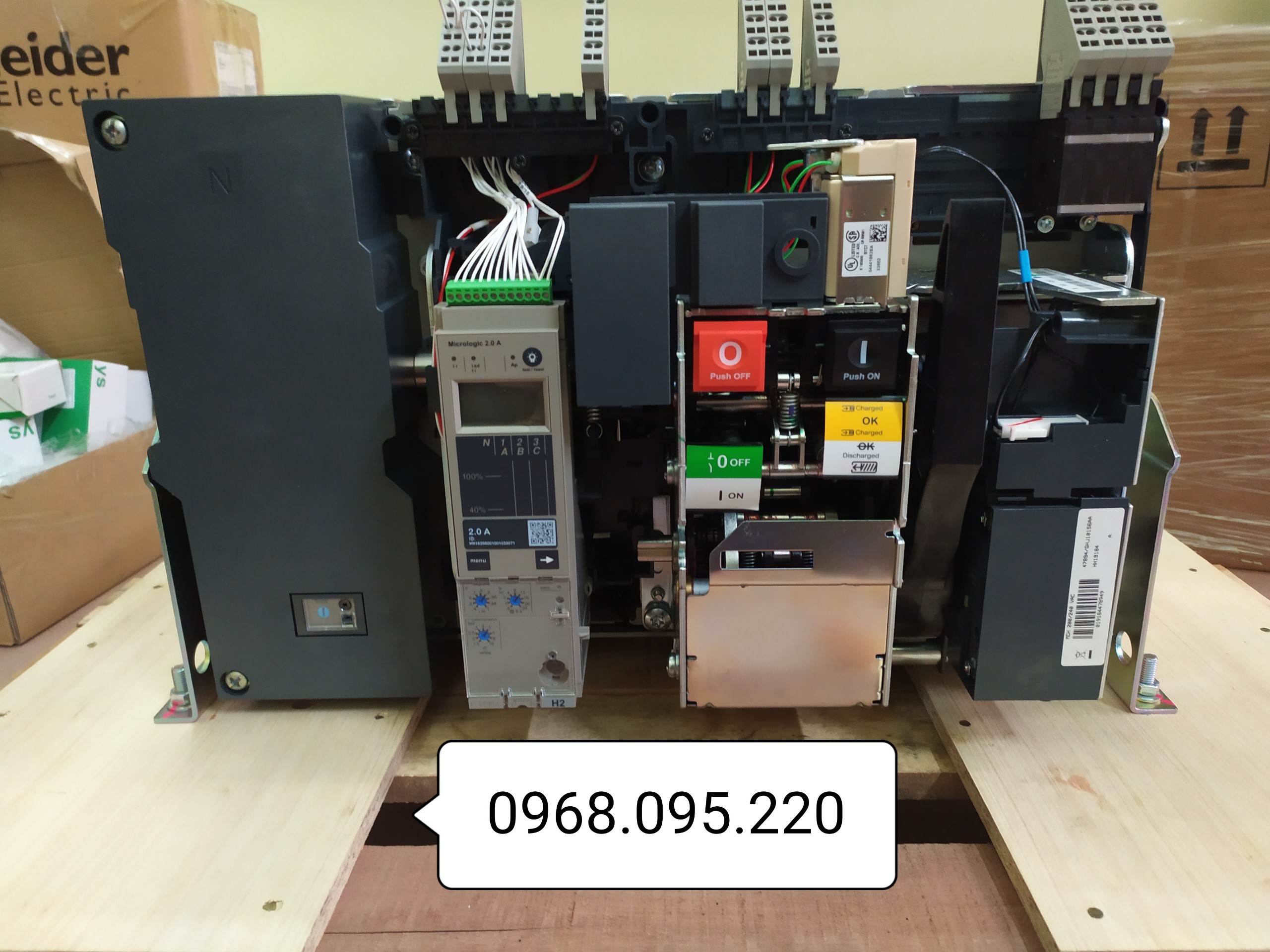 Tổng hợp máy cắt không khí ACB Schneider trên thị trường Việt Nam Tổng hợp máy cắt không khí ACB Schneider trên thị trường Việt Nam